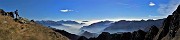 44 Vista panoramica sulla Val Pianella ed oltre appena salita